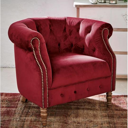 villa kastely klubfotel tuzott piros barsony chesterfield karpitos fotel elegans polgari villa kastely nappali butor berendezes.jpg